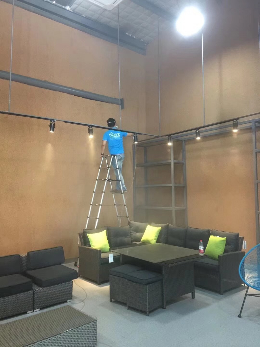 樂富設(shè)計園在一個loft創(chuàng)意產(chǎn)業(yè)園中,2760多方的一個大項目歷經(jīng)創(chuàng)綠家兩組工程師兩天兩夜的治理,典型loft式的裝修異味大大降低。樂富設(shè)計園的治理源于創(chuàng)綠家曾經(jīng)為泰普森旗下一家子公司甲醛治理,治理完畢效果非常好,所以泰普森集團二次選擇我們治理。創(chuàng)綠家,值得您信任! 樂富設(shè)計園在一個loft創(chuàng)意產(chǎn)業(yè)園中,2760多方的一個大項目歷經(jīng)創(chuàng)綠家兩組工程師兩天兩夜的治理,典型loft式的裝修異味大大降低。樂富設(shè)計園的治理源于創(chuàng)綠家曾經(jīng)為泰普森旗下一家子公司甲醛治理,治理完畢效果非常好,所以泰普森集團二次選擇我們治理。創(chuàng)綠家,值得您信任!