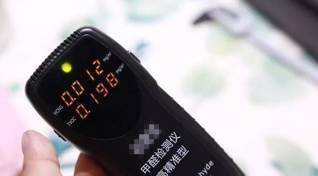 我買了一個(gè)甲醛檢測儀，吹口氣后發(fā)現(xiàn)原來我才是“地表最強(qiáng)”污染源！