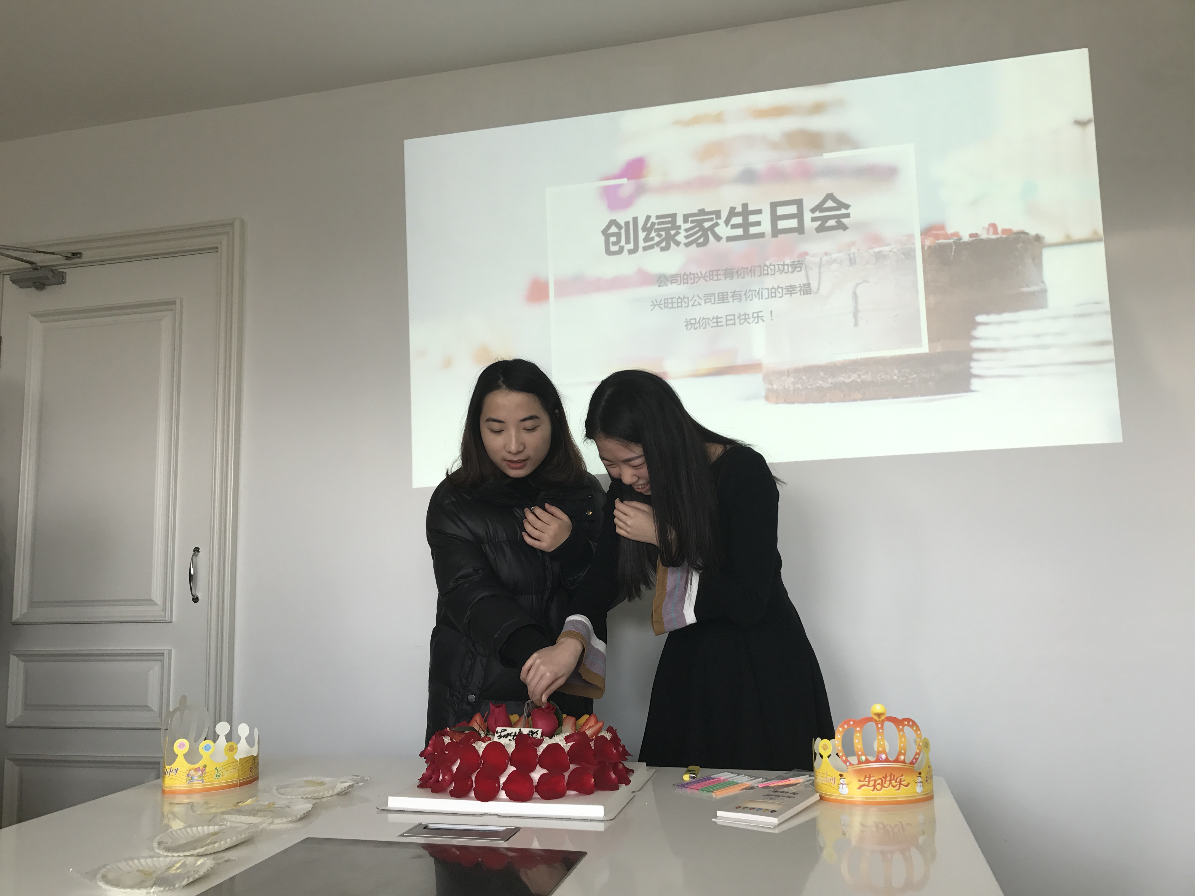 【1月生日會(huì)】本月壽星只有美少女，拍圖拍到小編手機(jī)內(nèi)存不夠啦！