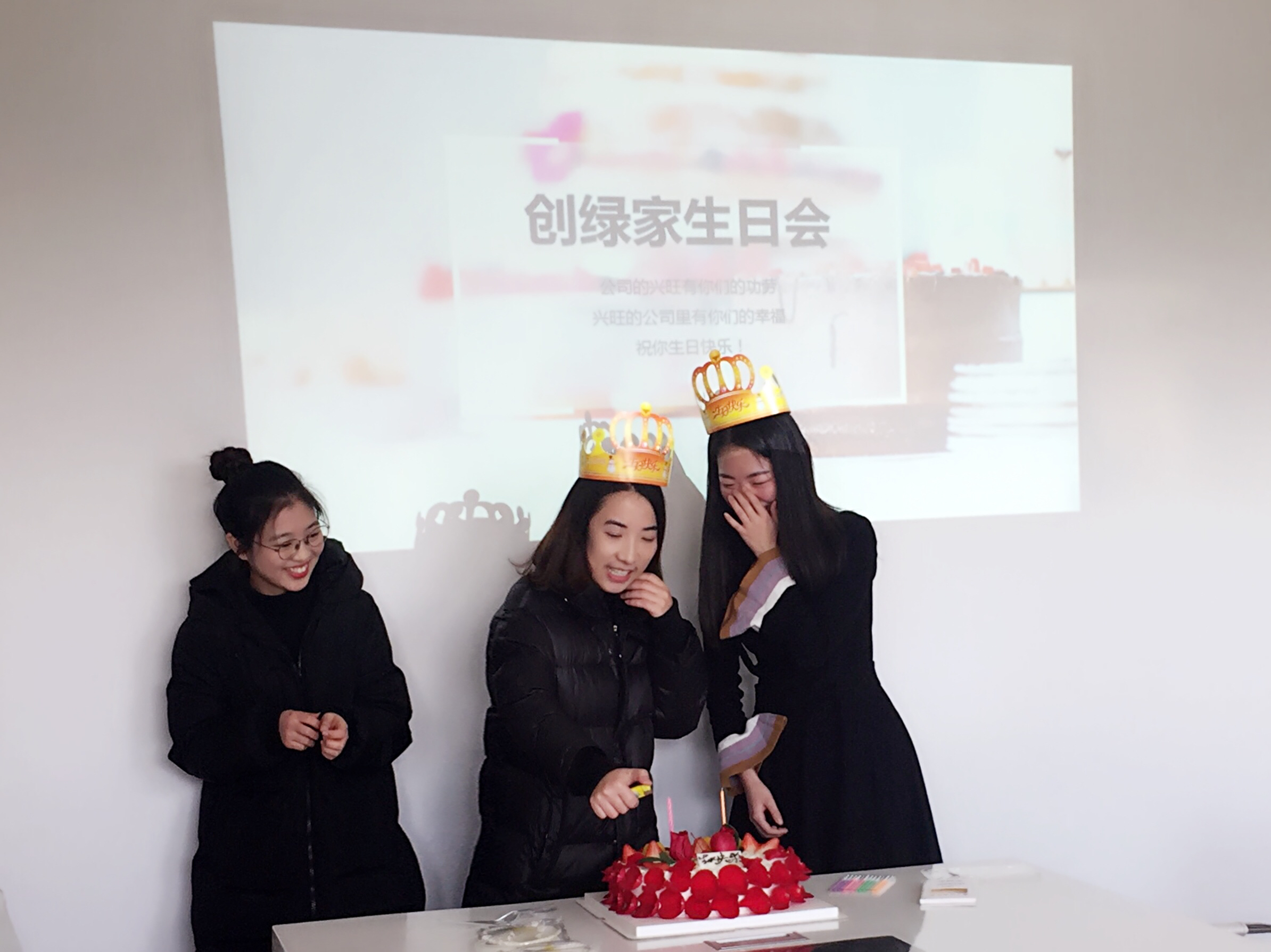 【1月生日會(huì)】本月壽星只有美少女，拍圖拍到小編手機(jī)內(nèi)存不夠啦！