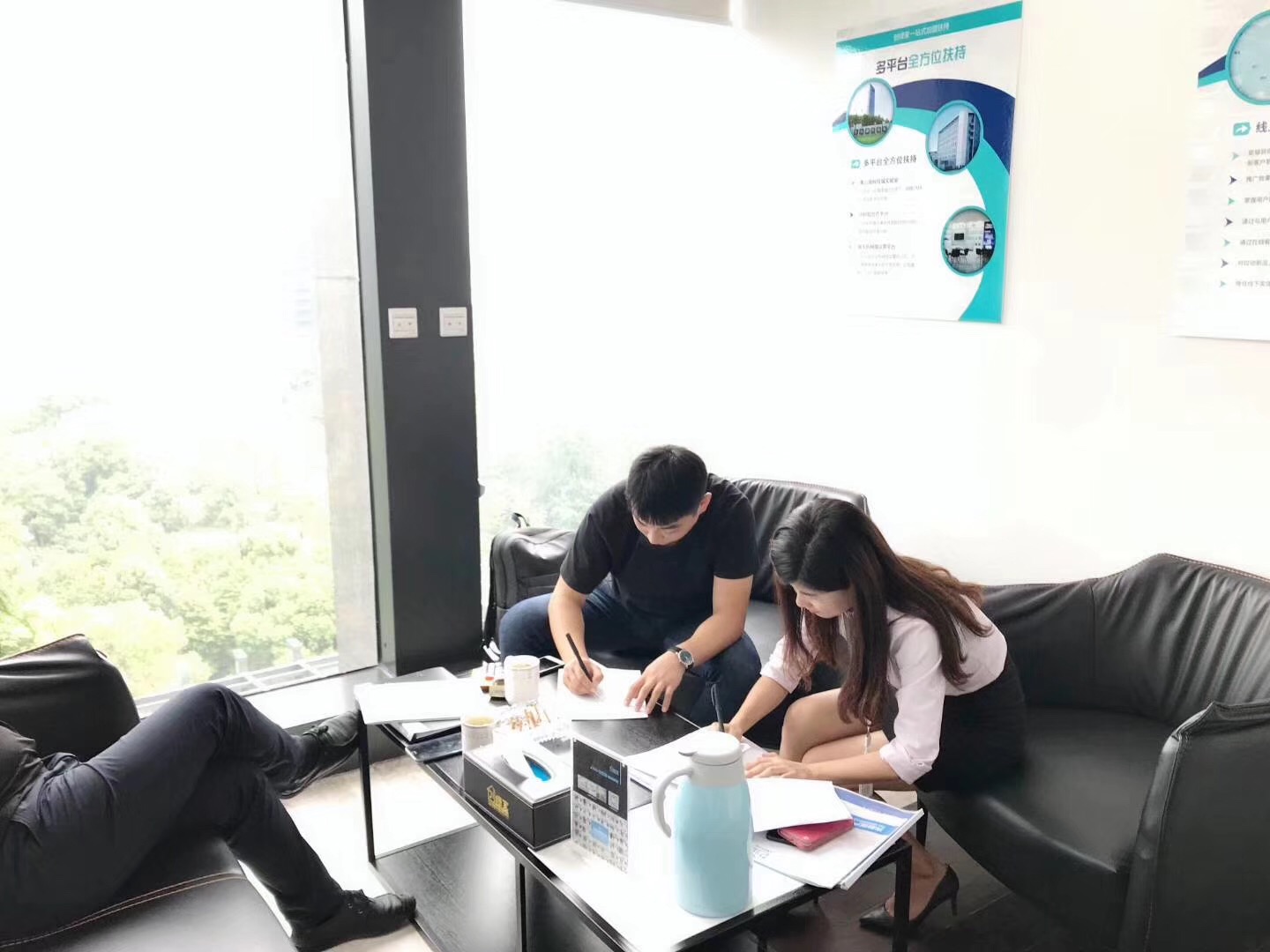 熱烈祝賀楊總、王總簽約創綠家長春市區級代理！