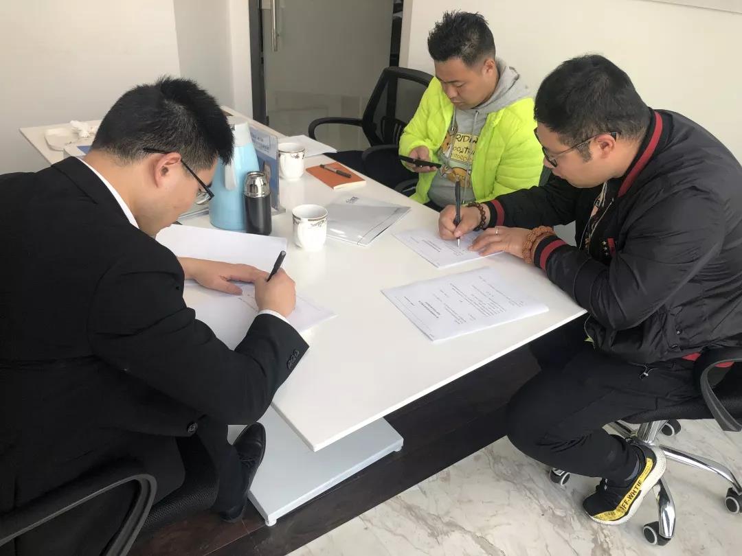 熱烈祝賀馬總、張總簽約創綠家天津市區級代理！