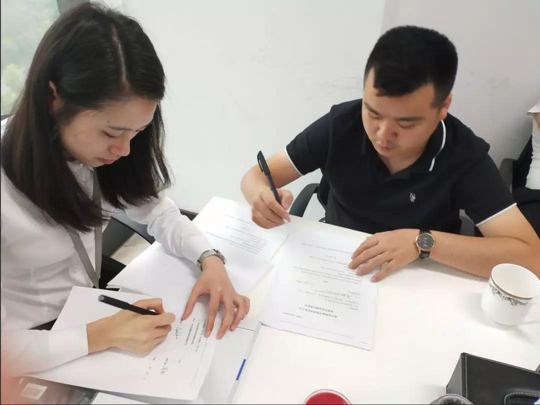 熱烈祝賀周總簽約創綠家江西省某市區級代理！