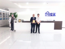 熱烈祝賀尚總、鄧總夫婦簽約創(chuàng)綠家四川省市級代理!